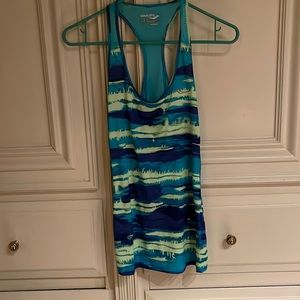 Cool and colorful Saucony tank top, size M